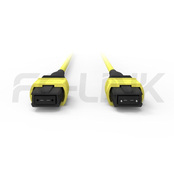 组4 MPO Breakout Cable, MPO-8 APC(Female/Male) to 2 x MPO-4 APC(Female/Male), 8 Fibers, Singlemode(OS2),0.35dB Max, Yellow